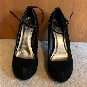 Bamboo size 10 heels